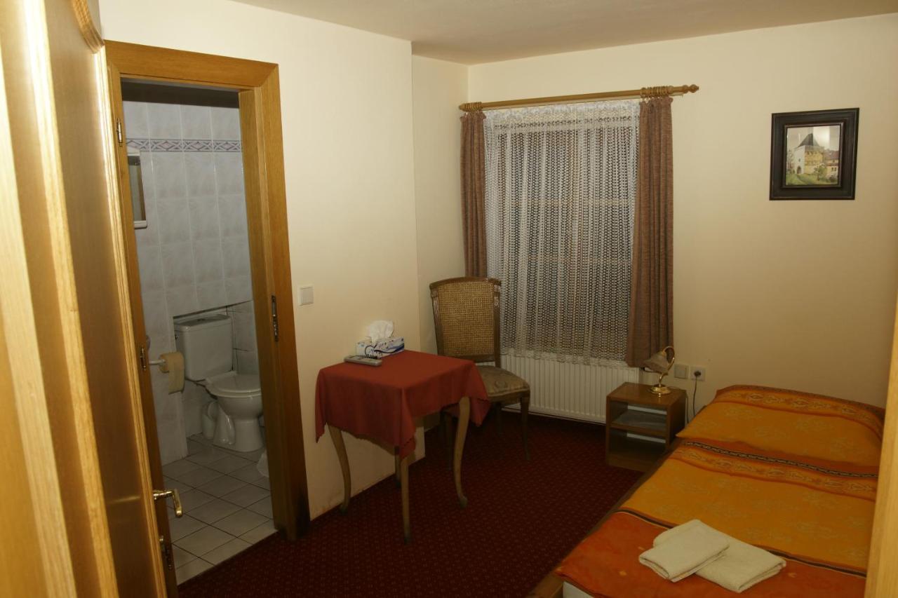 Hotel U Zlateho Andela Pardubice Quarto foto